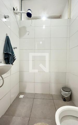 Casa à venda com 270m², 3 quartos e 2 vagas Casa à venda com 270m², 3 quartos e 2 vagasBanheiro Corredor