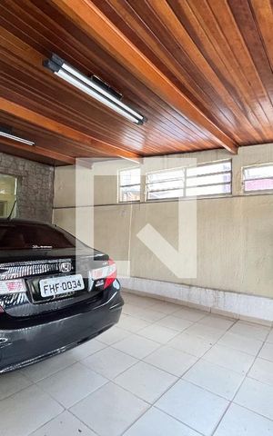 Casa à venda com 270m², 3 quartos e 2 vagas Casa à venda com 270m², 3 quartos e 2 vagasGaragem