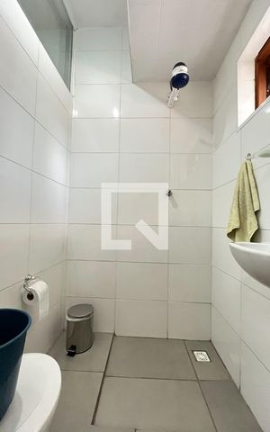 Casa à venda com 270m², 3 quartos e 2 vagas Casa à venda com 270m², 3 quartos e 2 vagasBanheiro da Suíte