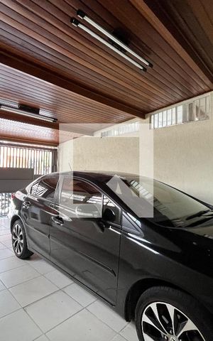 Casa à venda com 270m², 3 quartos e 2 vagas Casa à venda com 270m², 3 quartos e 2 vagasGaragem