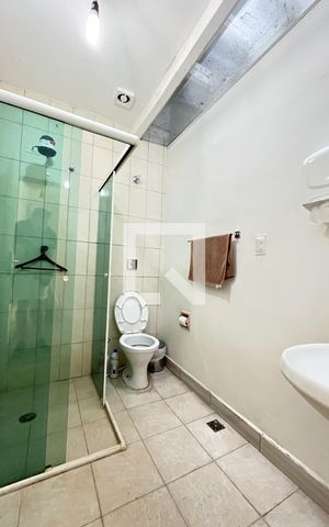 Casa à venda com 270m², 3 quartos e 2 vagas Casa à venda com 270m², 3 quartos e 2 vagasBanheiro de serviço