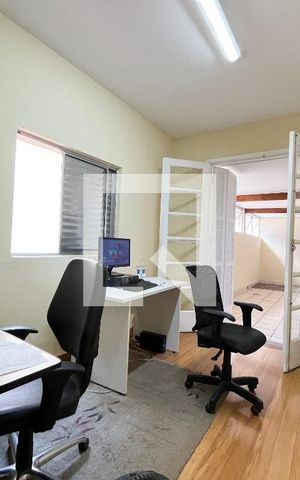 Casa à venda com 270m², 3 quartos e 2 vagas Casa à venda com 270m², 3 quartos e 2 vagasQuarto 2