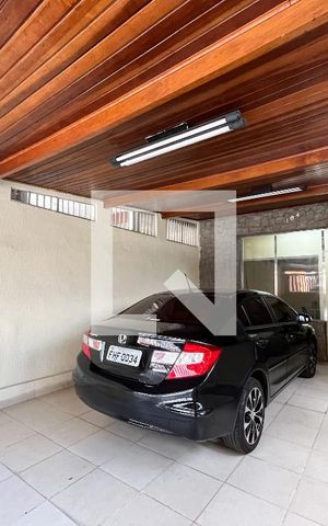 Casa à venda com 270m², 3 quartos e 2 vagas Casa à venda com 270m², 3 quartos e 2 vagasGaragem