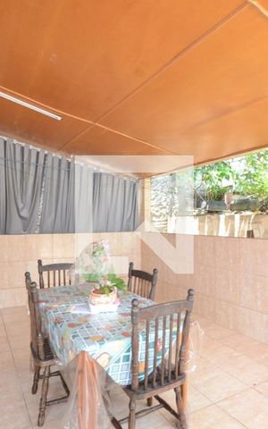 Casa à venda com 223m², 3 quartos e 2 vagasÁrea de Serviço