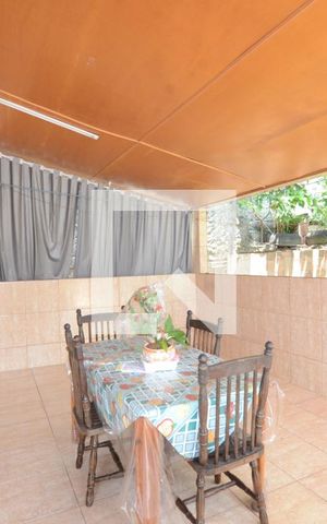 Casa à venda com 223m², 3 quartos e 2 vagasÁrea de Serviço