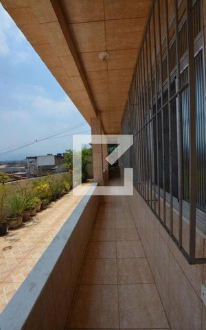 Casa à venda com 223m², 3 quartos e 2 vagasCorredor Lateral