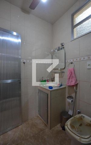 Casa à venda com 223m², 3 quartos e 2 vagasBanheiro