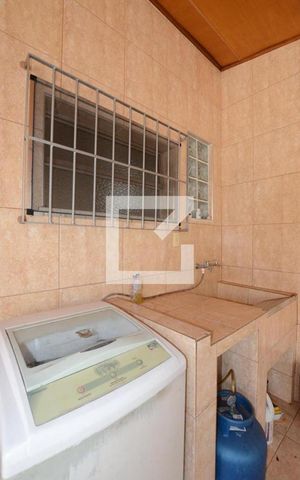 Casa à venda com 223m², 3 quartos e 2 vagasÁrea de Serviço