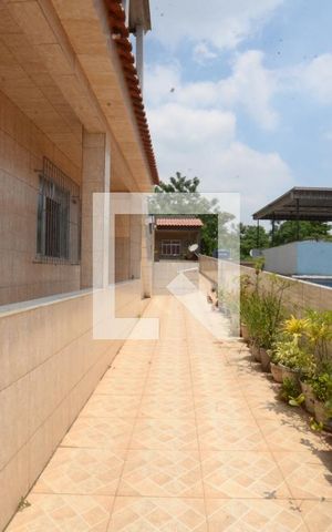 Casa à venda com 223m², 3 quartos e 2 vagasCorredor Lateral
