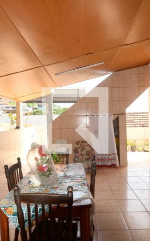 Casa à venda com 223m², 3 quartos e 2 vagasÁrea de Serviço