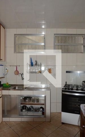 Casa à venda com 223m², 3 quartos e 2 vagasBanheiro