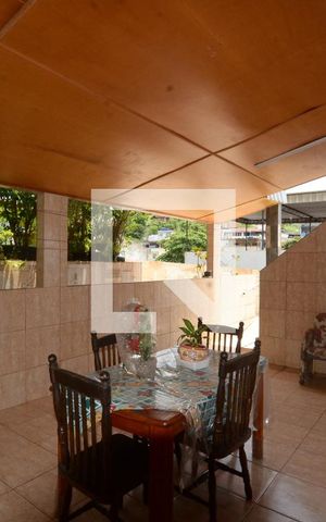 Casa à venda com 223m², 3 quartos e 2 vagasÁrea de Serviço