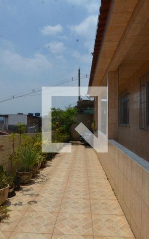 Casa à venda com 223m², 3 quartos e 2 vagasCorredor Lateral