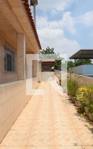 Casa à venda com 223m², 3 quartos e 2 vagasCorredor Lateral