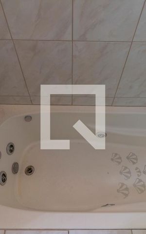 Casa para alugar com 480m², 6 quartos e 4 vagas Casa para alugar com 480m², 6 quartos e 4 vagasBanheiro Suíte 1