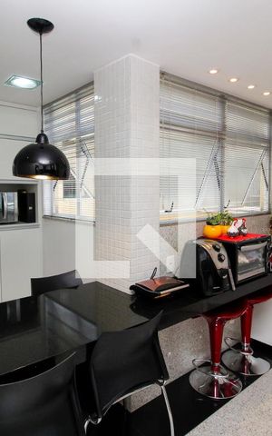 Apartamento à venda com 350m², 4 quartos e 2 vagas Apartamento à venda com 350m², 4 quartos e 2 vagasCozinha