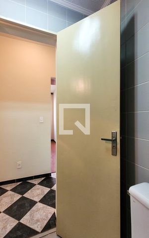 Apartamento à venda com 76m², 3 quartos e 1 vaga Apartamento à venda com 76m², 3 quartos e 1 vagaBanheiro Social