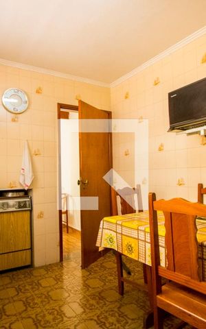 Casa à venda com 180m², 3 quartos e 2 vagas Casa à venda com 180m², 3 quartos e 2 vagasCozinha