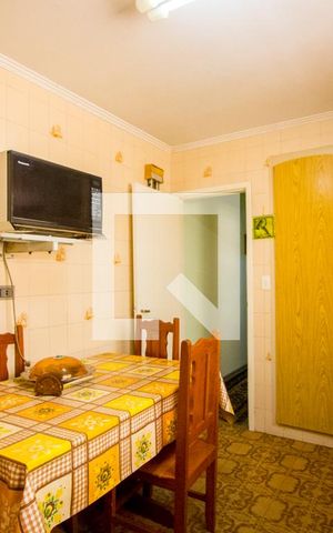 Casa à venda com 180m², 3 quartos e 2 vagas Casa à venda com 180m², 3 quartos e 2 vagasCozinha