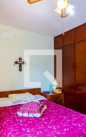 Casa à venda com 180m², 3 quartos e 2 vagas Casa à venda com 180m², 3 quartos e 2 vagasQuarto 1