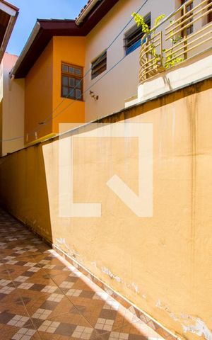 Casa à venda com 180m², 3 quartos e 2 vagas Casa à venda com 180m², 3 quartos e 2 vagasQuintal