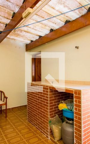 Casa à venda com 180m², 3 quartos e 2 vagas Casa à venda com 180m², 3 quartos e 2 vagasÁrea de serviço