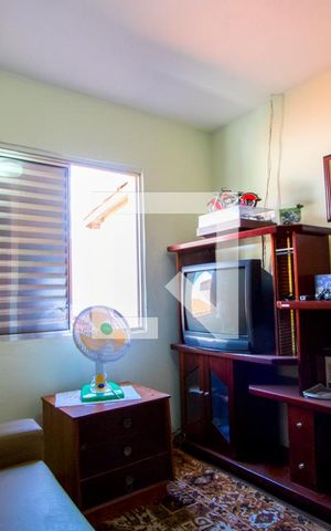Casa à venda com 180m², 3 quartos e 2 vagas Casa à venda com 180m², 3 quartos e 2 vagasQuarto 3