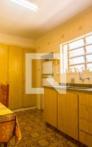Casa à venda com 180m², 3 quartos e 2 vagas Casa à venda com 180m², 3 quartos e 2 vagasCozinha