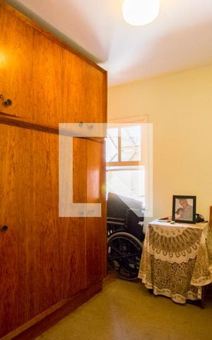Casa à venda com 180m², 3 quartos e 2 vagas Casa à venda com 180m², 3 quartos e 2 vagasQuarto 2