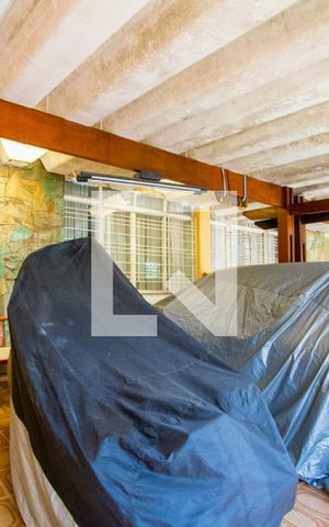 Casa à venda com 180m², 3 quartos e 2 vagas Casa à venda com 180m², 3 quartos e 2 vagasVaga da garagem