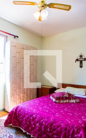 Casa à venda com 180m², 3 quartos e 2 vagas Casa à venda com 180m², 3 quartos e 2 vagasQuarto 1
