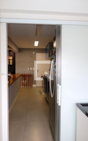 Apartamento à venda com 130m², 3 quartos e 3 vagas Apartamento à venda com 130m², 3 quartos e 3 vagasÁrea de Serviço
