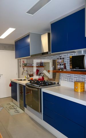 Apartamento à venda com 130m², 3 quartos e 3 vagas Apartamento à venda com 130m², 3 quartos e 3 vagasCozinha