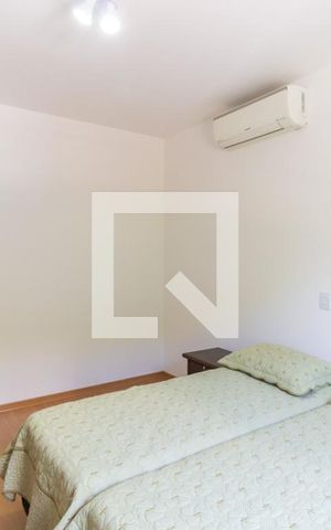 Casa à venda com 193m², 4 quartos e 4 vagas Casa à venda com 193m², 4 quartos e 4 vagasSuíte