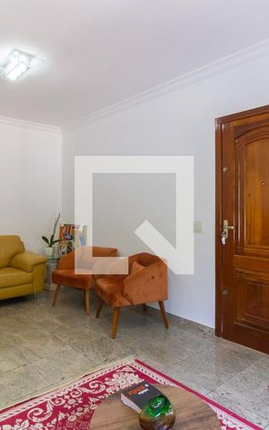 Casa à venda com 193m², 4 quartos e 4 vagas Casa à venda com 193m², 4 quartos e 4 vagasSala