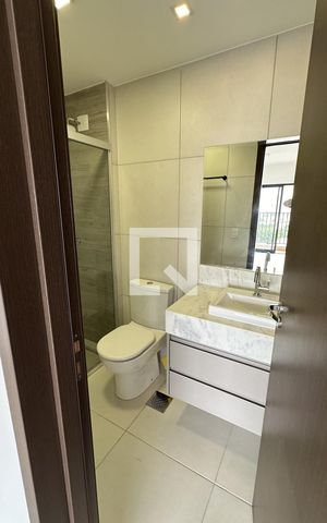 Studio para alugar com 41m², 1 quarto e 1 vaga Studio para alugar com 41m², 1 quarto e 1 vagaBanheiro