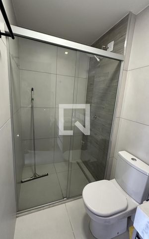 Studio para alugar com 41m², 1 quarto e 1 vaga Studio para alugar com 41m², 1 quarto e 1 vagaBanheiro