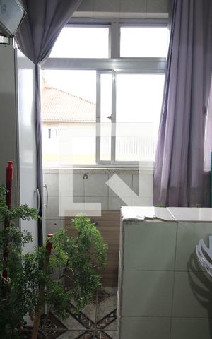 Apartamento para alugar com 58m², 2 quartos e sem vagaCozinha e Área de Serviço
