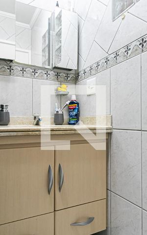 Apartamento à venda com 80m², 2 quartos e 1 vaga Apartamento à venda com 80m², 2 quartos e 1 vagaBanheiro