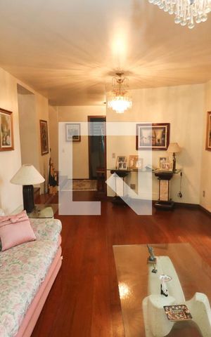 Casa à venda com 495m², 3 quartos e 3 vagas Casa à venda com 495m², 3 quartos e 3 vagasSala 1