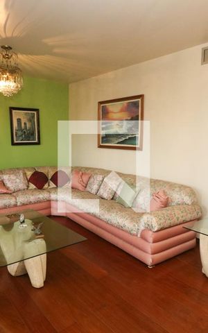 Casa à venda com 495m², 3 quartos e 3 vagas Casa à venda com 495m², 3 quartos e 3 vagasSala 1
