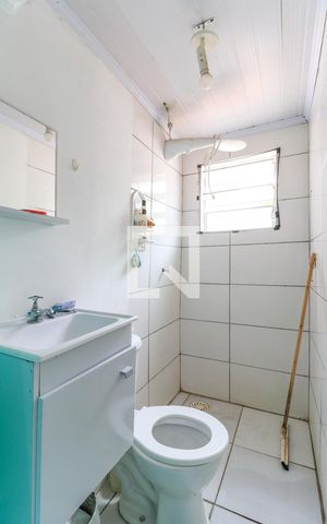 Casa à venda com 170m², 4 quartos e 2 vagas Casa à venda com 170m², 4 quartos e 2 vagasBanheiro da Edícula