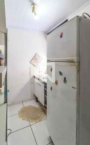 Casa à venda com 170m², 4 quartos e 2 vagas Casa à venda com 170m², 4 quartos e 2 vagasCozinha da Edícula