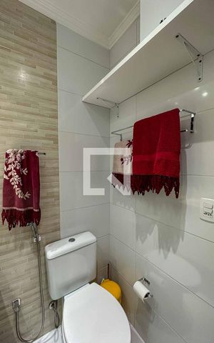 Casa de condomínio à venda com 40m², 2 quartos e 1 vaga Casa de condomínio à venda com 40m², 2 quartos e 1 vagaBanheiro