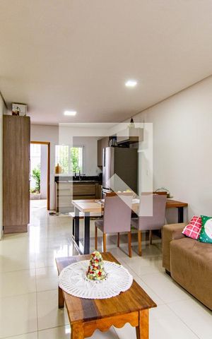 Casa para alugar com 109m², 3 quartos e 2 vagasSala