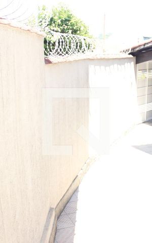 Casa à venda com 150m², 4 quartos e 2 vagasAcesso lateral à garagem