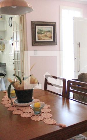 Casa à venda com 150m², 4 quartos e 2 vagasSala do imóvel