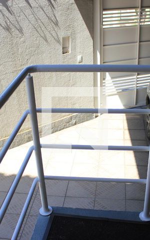 Casa à venda com 150m², 4 quartos e 2 vagasAcesso da sala para garagem