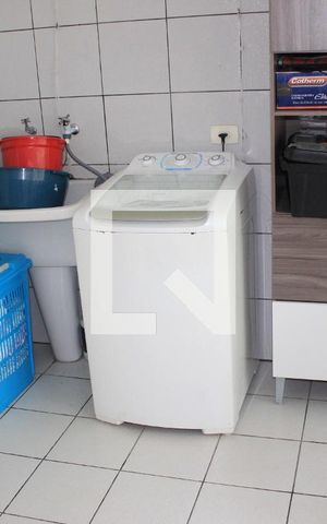 Casa à venda com 150m², 4 quartos e 2 vagasLavanderia