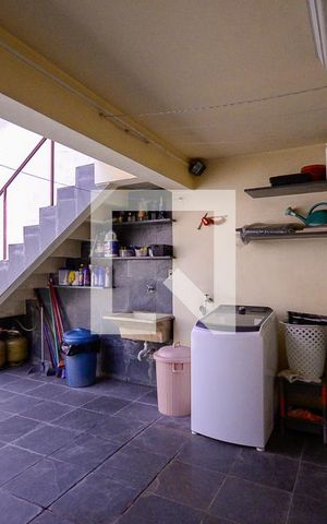 Casa à venda com 140m², 3 quartos e 1 vaga Casa à venda com 140m², 3 quartos e 1 vagaÁrea de Serviço